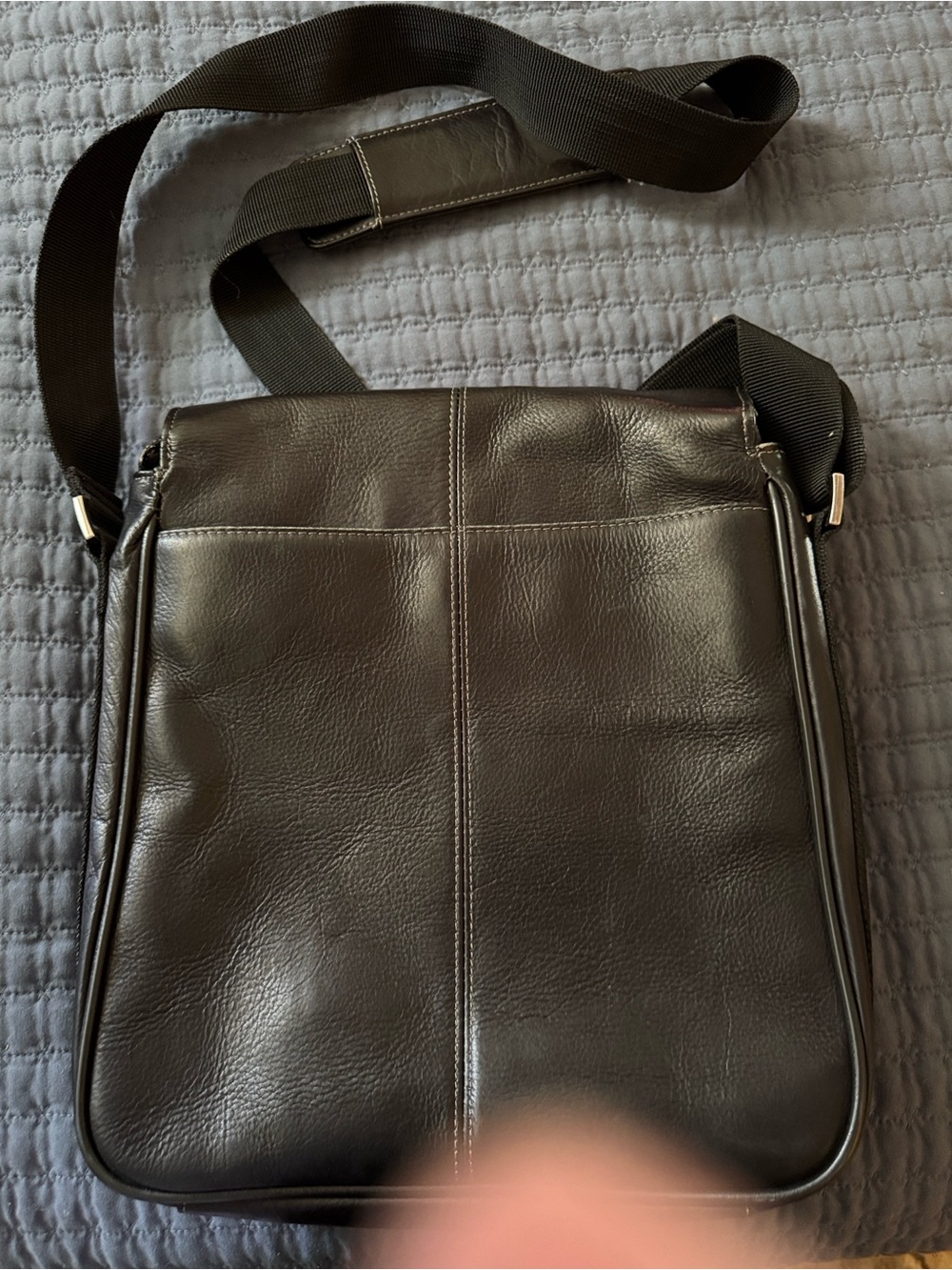 Kenneth Cole Reaction Black Leather Messenger Bag - Picture 4 of 10